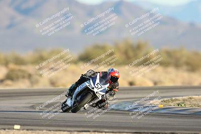 media/Dec-07-2025-CVMA (Sun) [[3e7d2de5dc]]/Race 18-Formula Twins-Formula 40 UL/